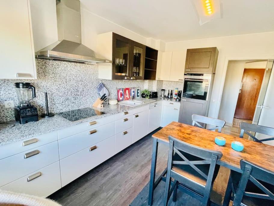 Big Penthouse 2 Bedrooms In Center With Parking And Largeterrace-41 Luxembourg Luaran gambar